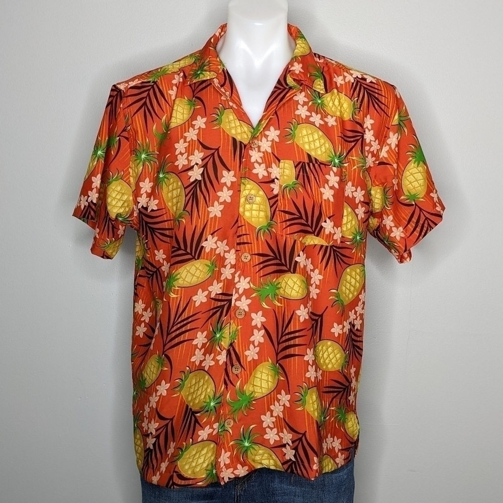 ✨3/$15 NWT In Gear orange tropical button up L